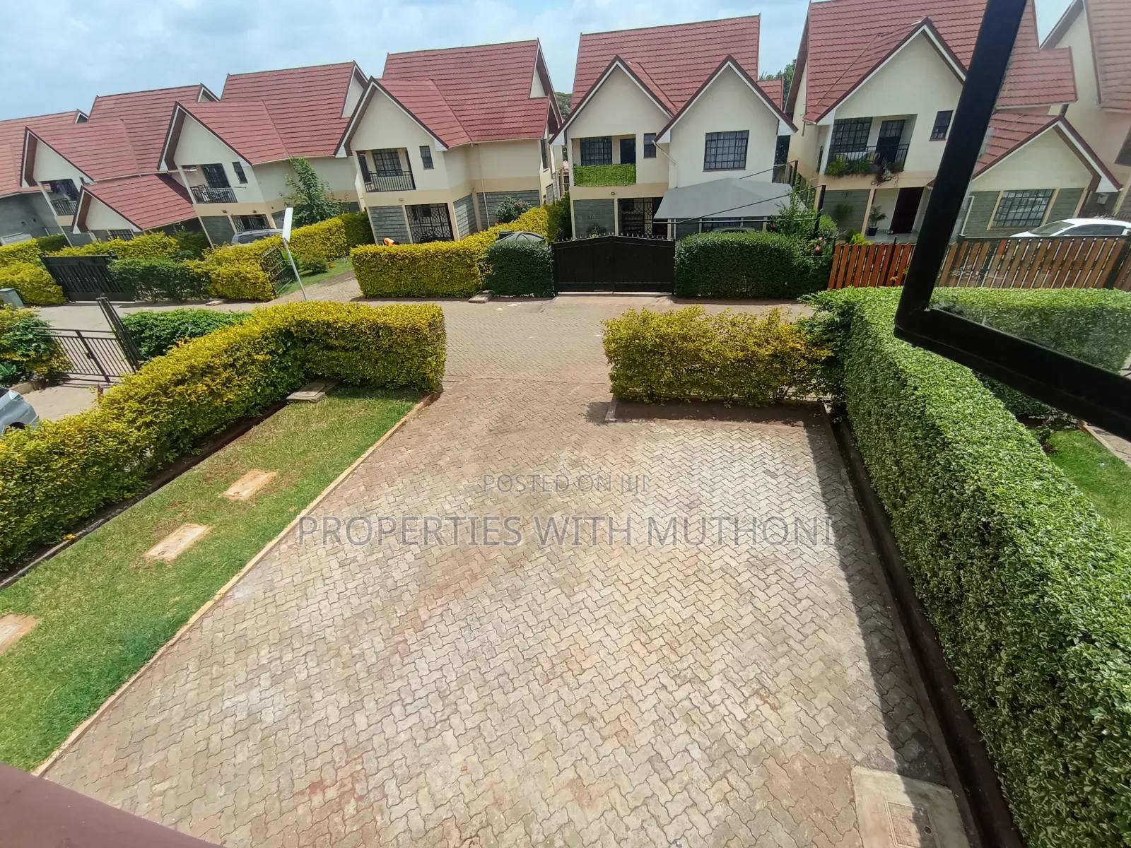 4bdrm Maisonette in Oluulua for sale in Oluulua