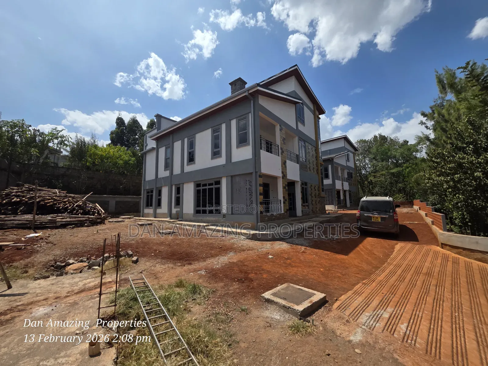 5bdrm Maisonette In Kerarapon/ Office For Sale in Kerarapon
