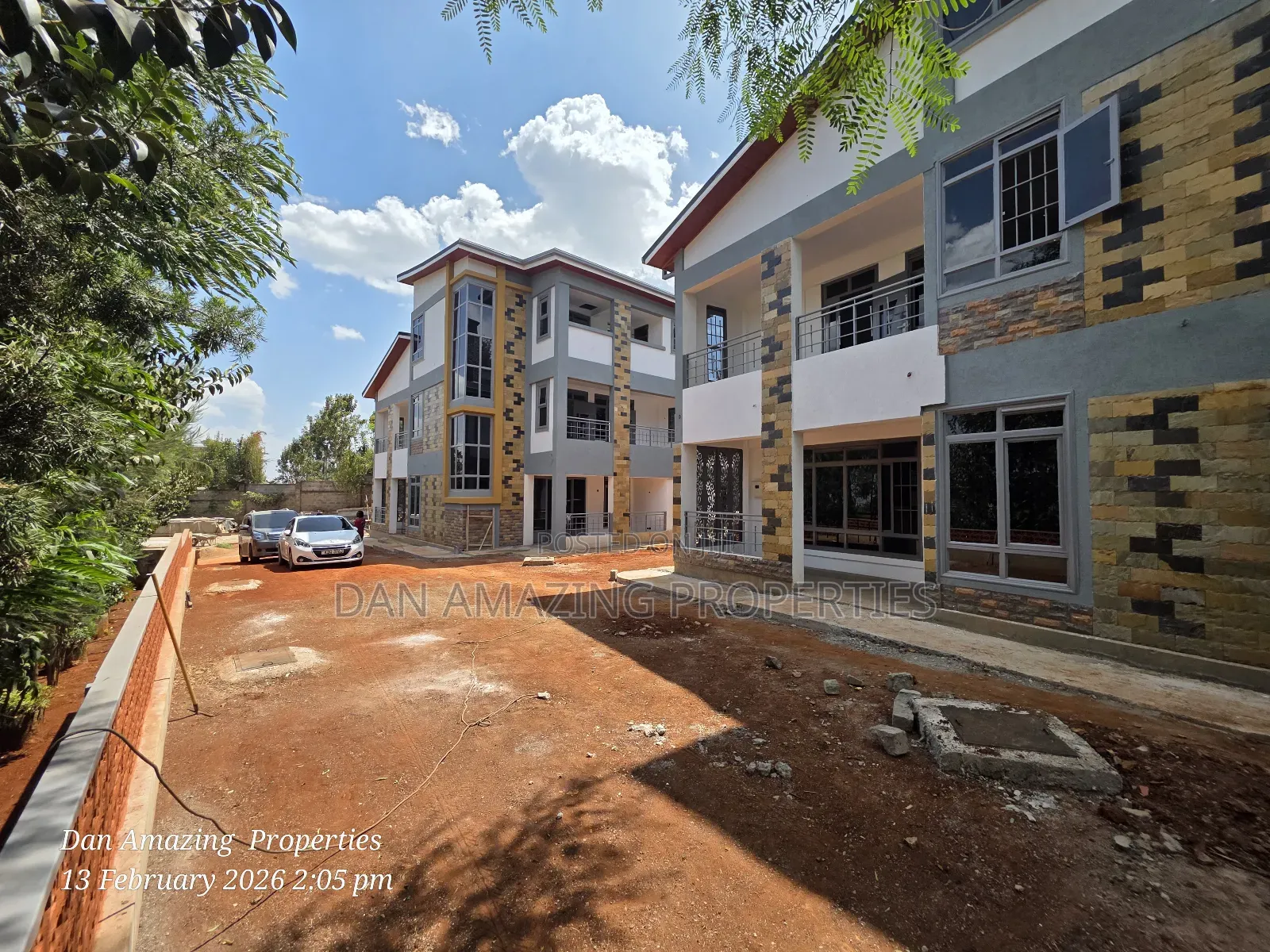 5bdrm Maisonette In Kerarapon/ Office For Sale in Kerarapon