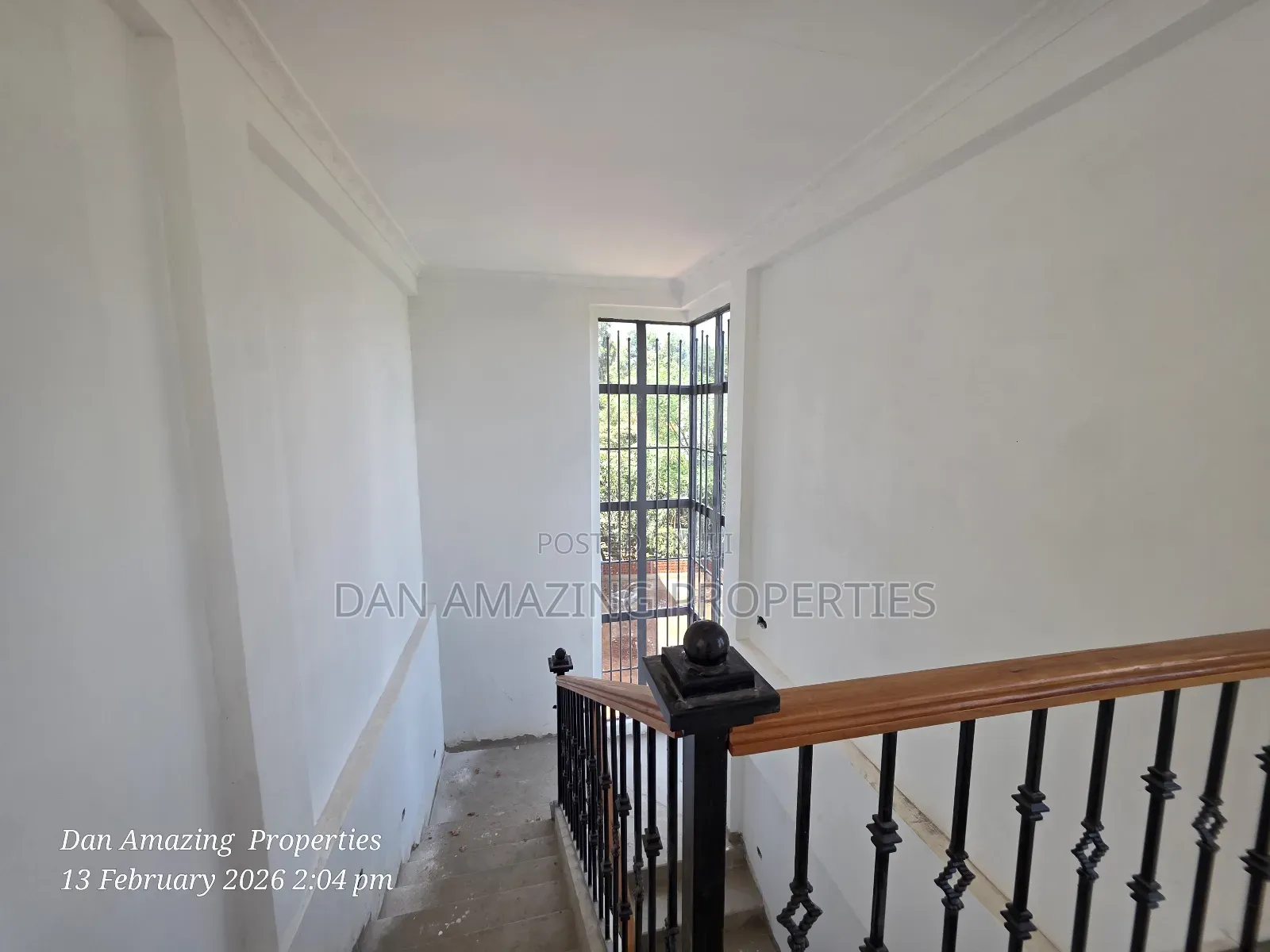 5bdrm Maisonette In Kerarapon/ Office For Sale in Kerarapon