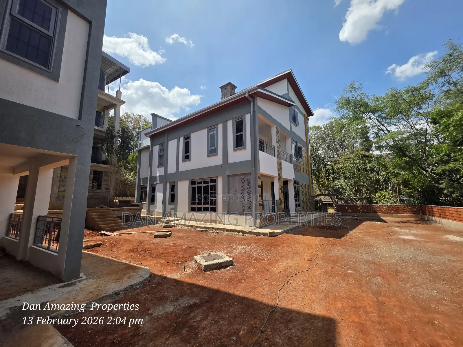 5bdrm Maisonette In Kerarapon/ Office For Sale in Kerarapon