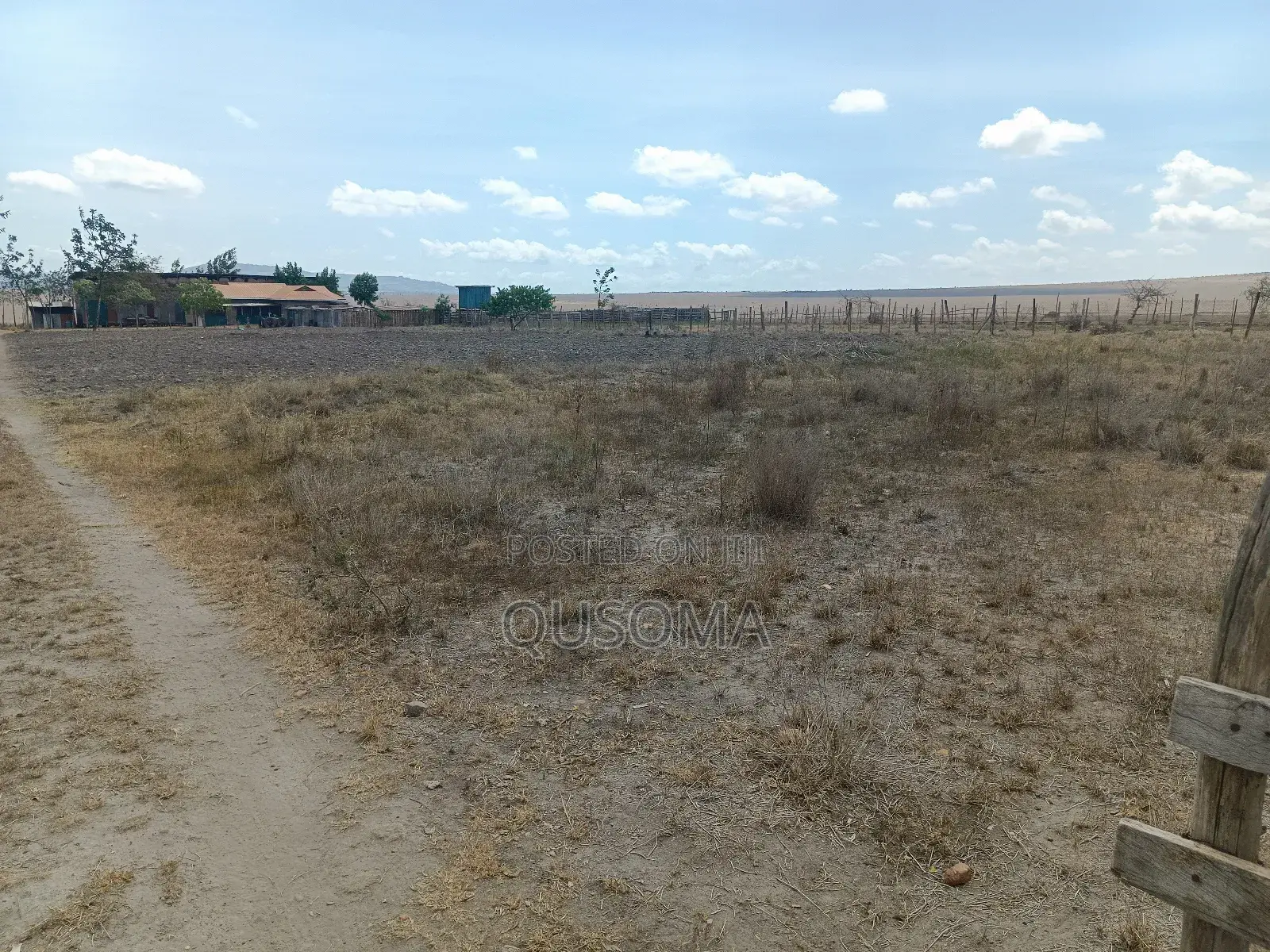 Prime 2-Acre Haven: 3-Bed Home + Borehole – Konza Boom! in Malili