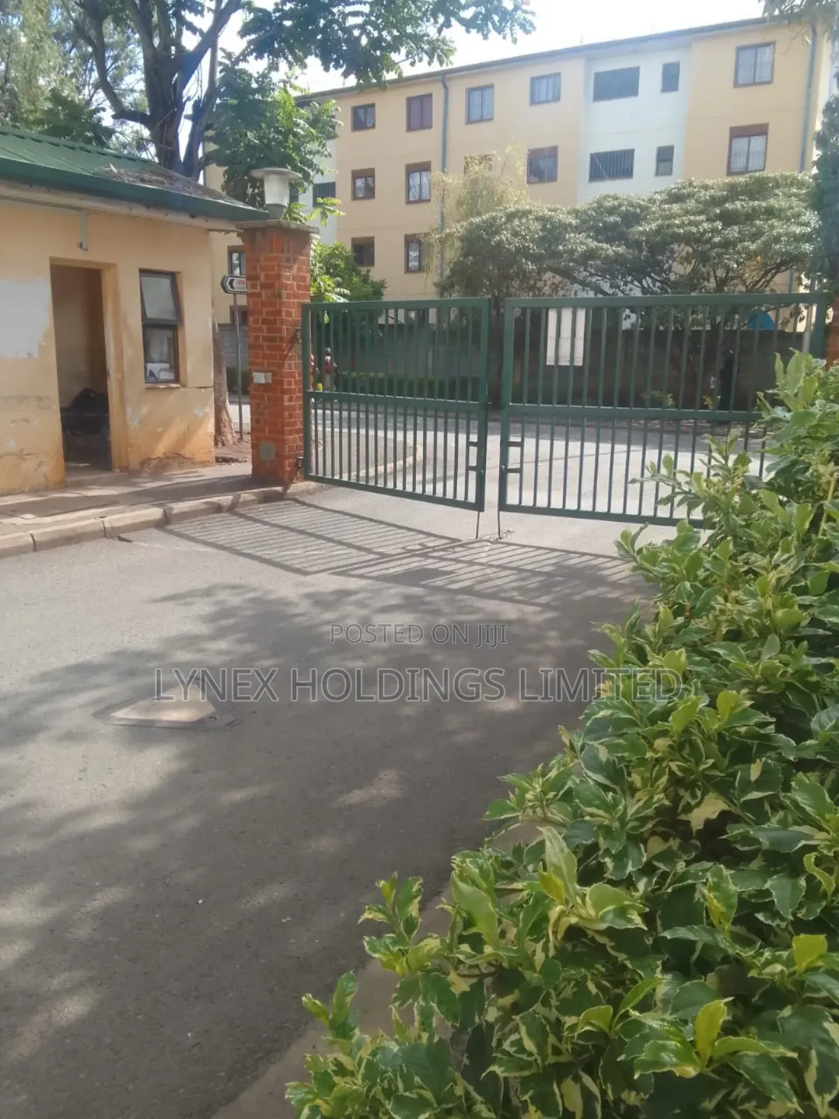 3bdrm Apartment in Nyayo Estate for sale in Nyayo Estate