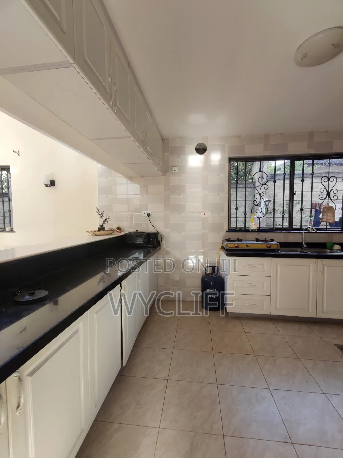 5bdrm Villa in Lavington for sale in Lavington