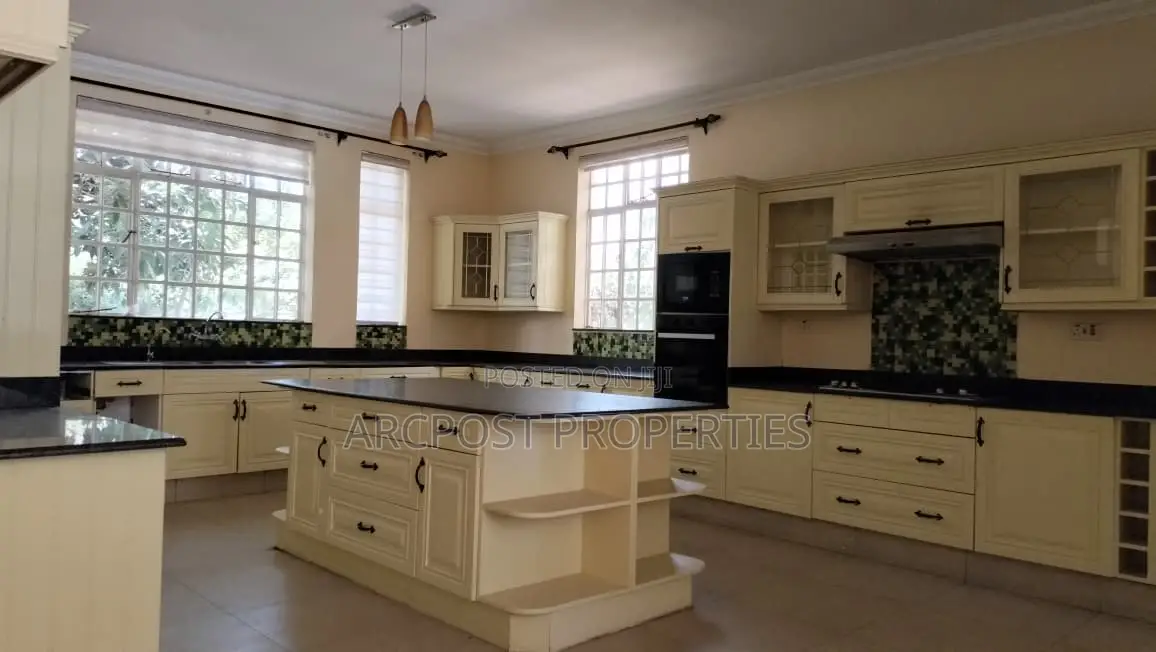4bdrm Mansion in Marist Lane, Karen C for sale in Karen C