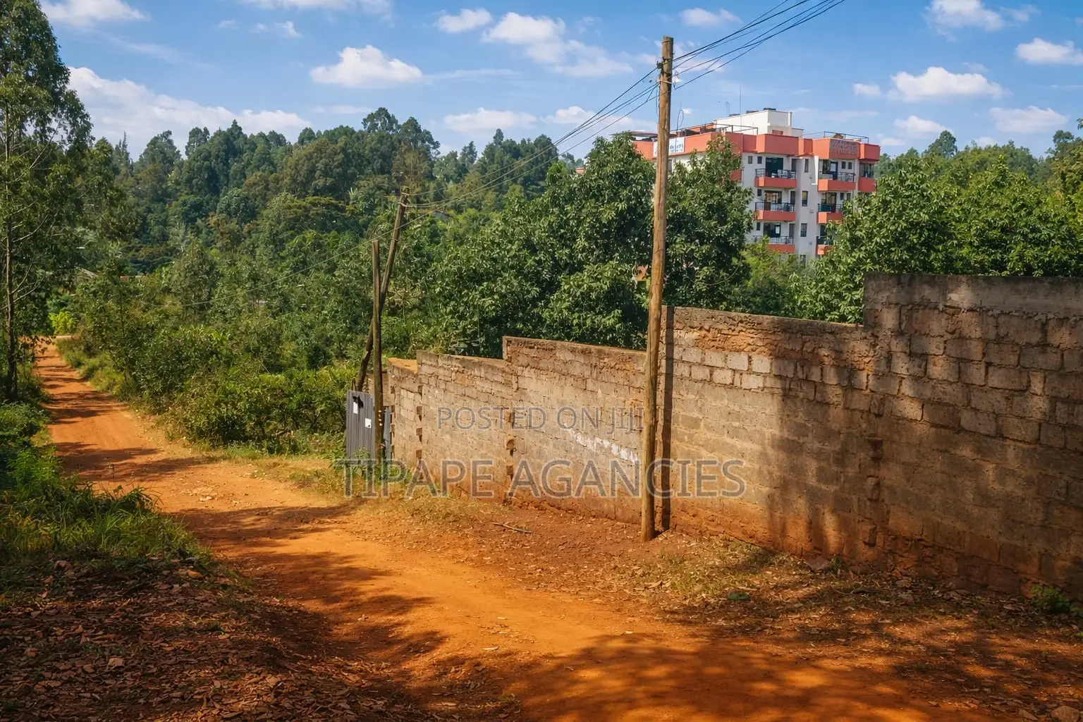 1/2{Half} Acre for Sale in Kikuyu Dagoreti Rd Near Clintons Hotel in Market Dagoretti