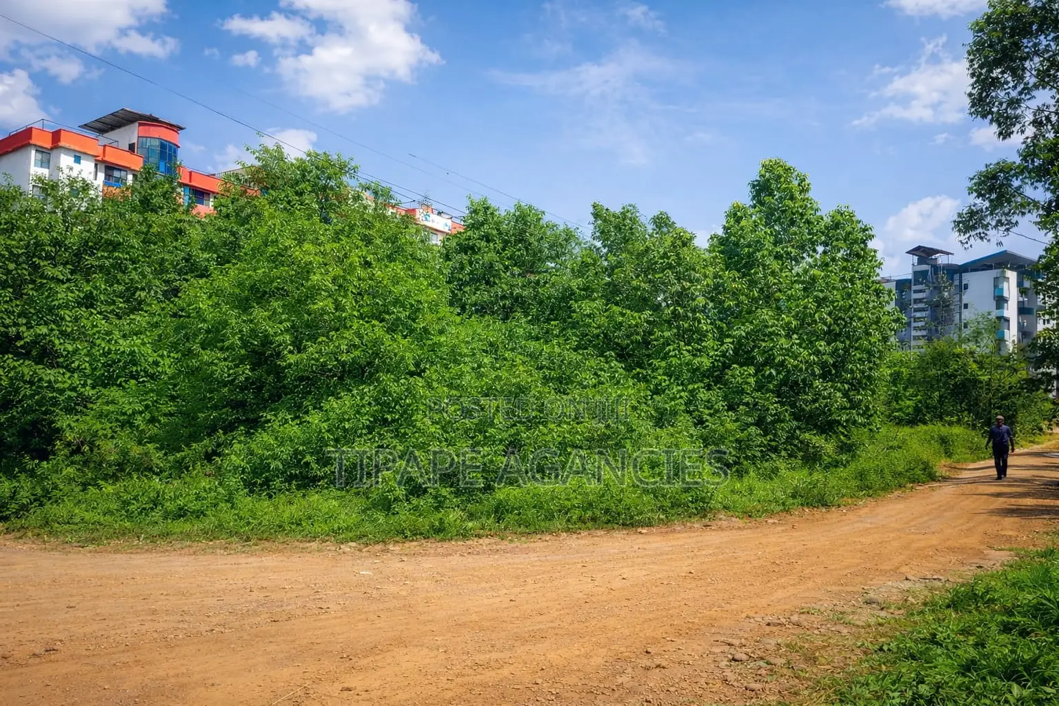 1/2{Half} Acre for Sale in Kikuyu Dagoreti Rd Near Clintons Hotel in Market Dagoretti