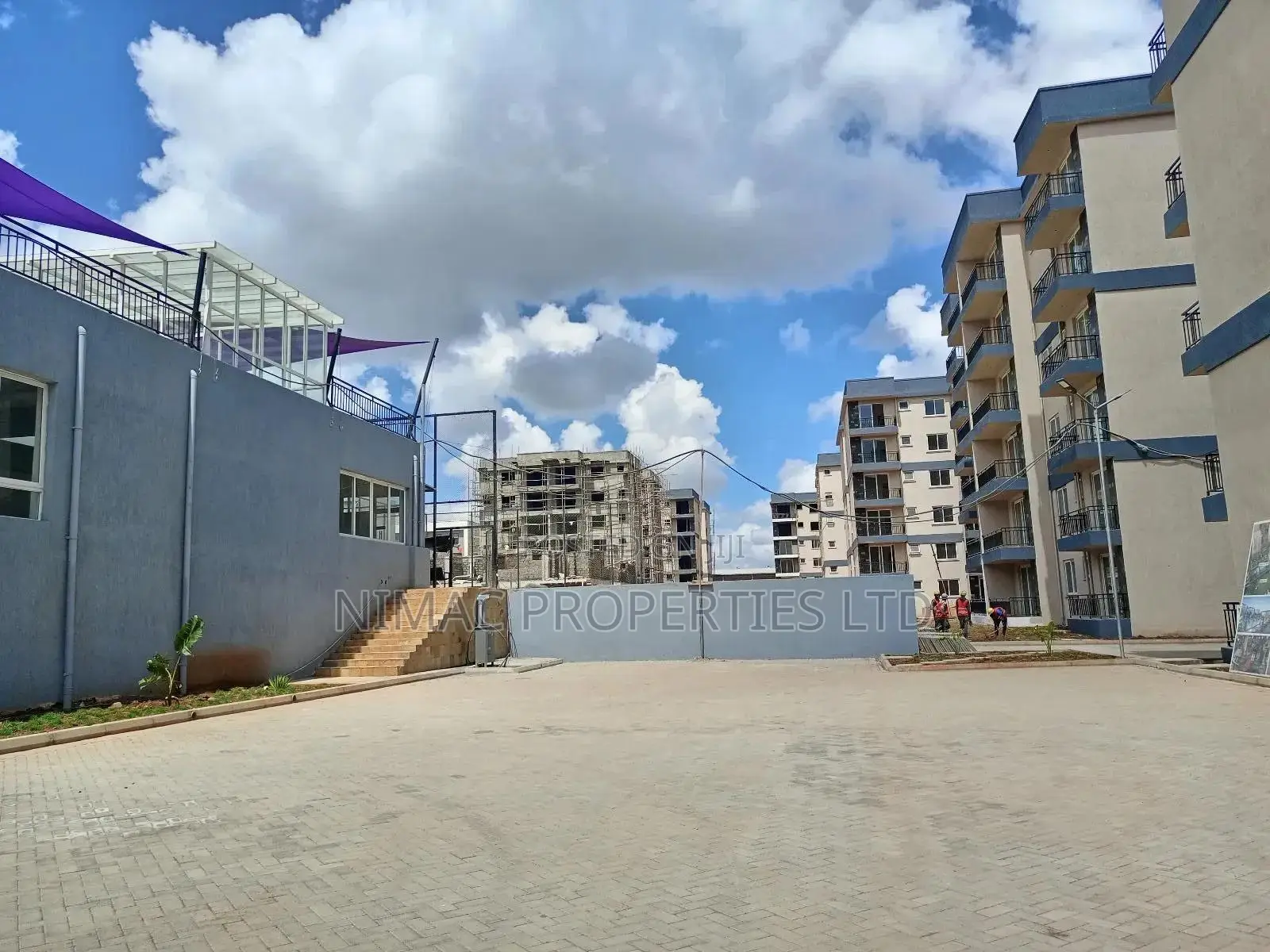 3bdrm Block of Flats in Sunpark Residence, Gateway Mall Area for sale in Gateway Mall Area