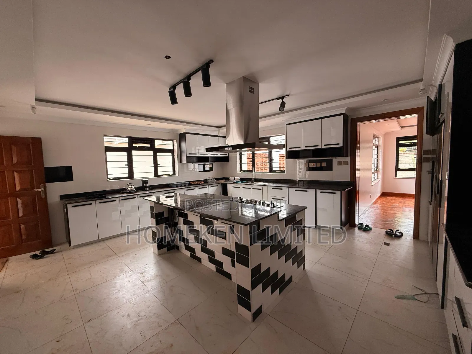 5bdrm House in Old Runda for sale in Runda