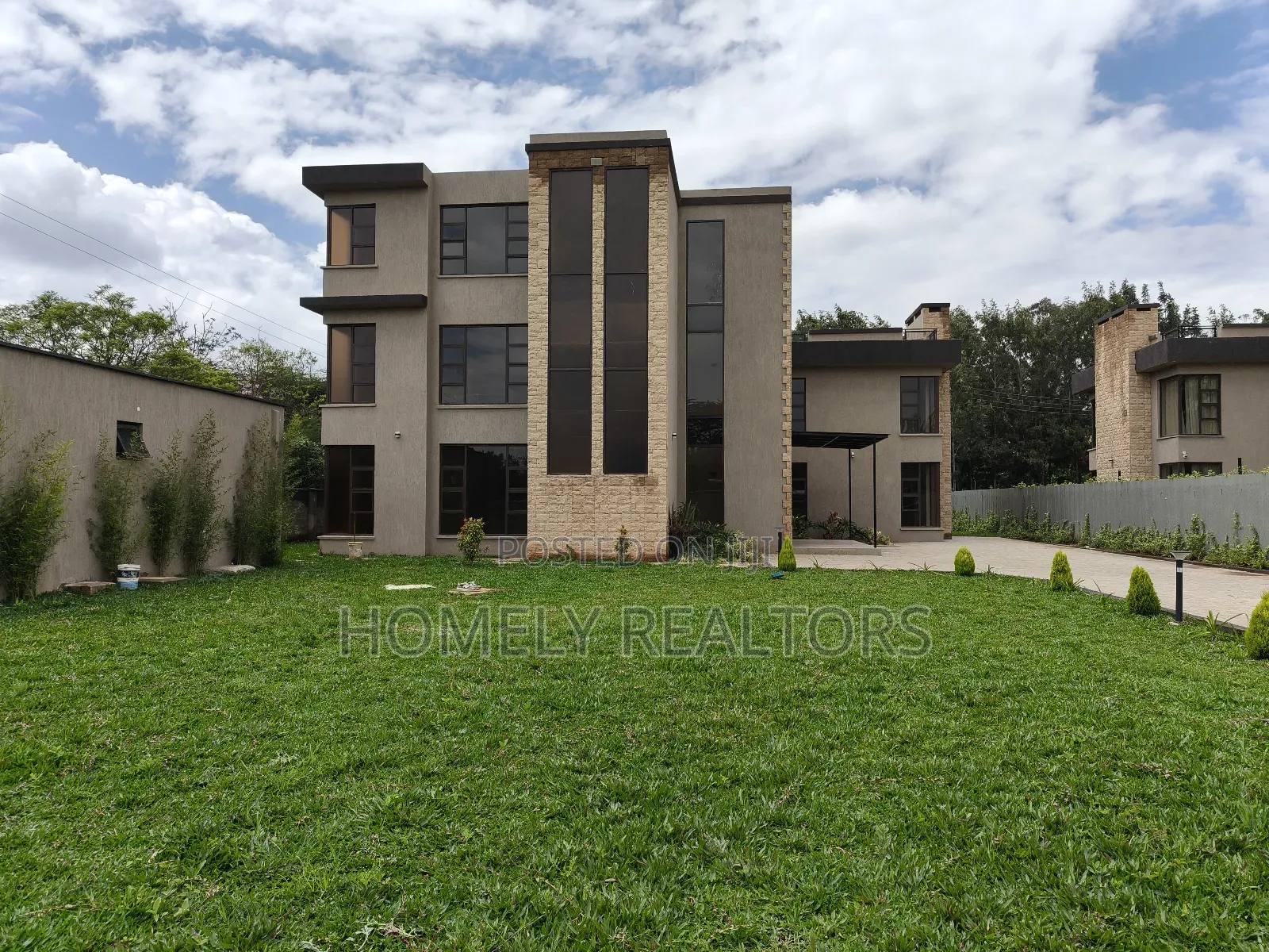 6bdrm Mansion in Karen, Nairobi for sale in Karen C