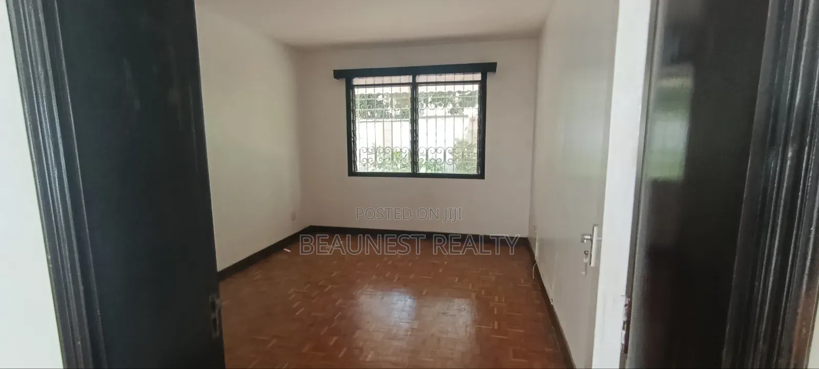 5 Bedroom Townhouse Office to Let in Spring Valley