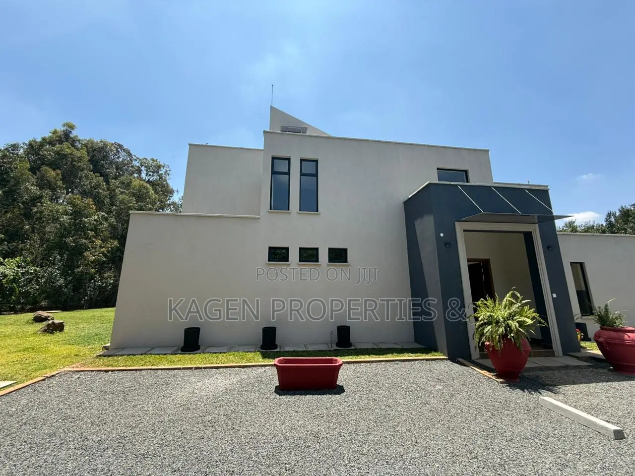 5bdrm Maisonette in Hardy for sale in Hardy