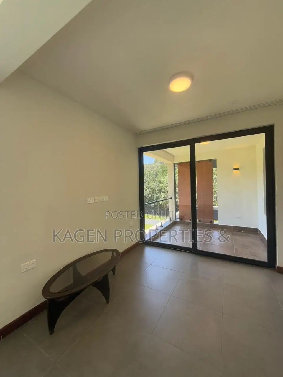 5bdrm Maisonette in Hardy for sale in Hardy