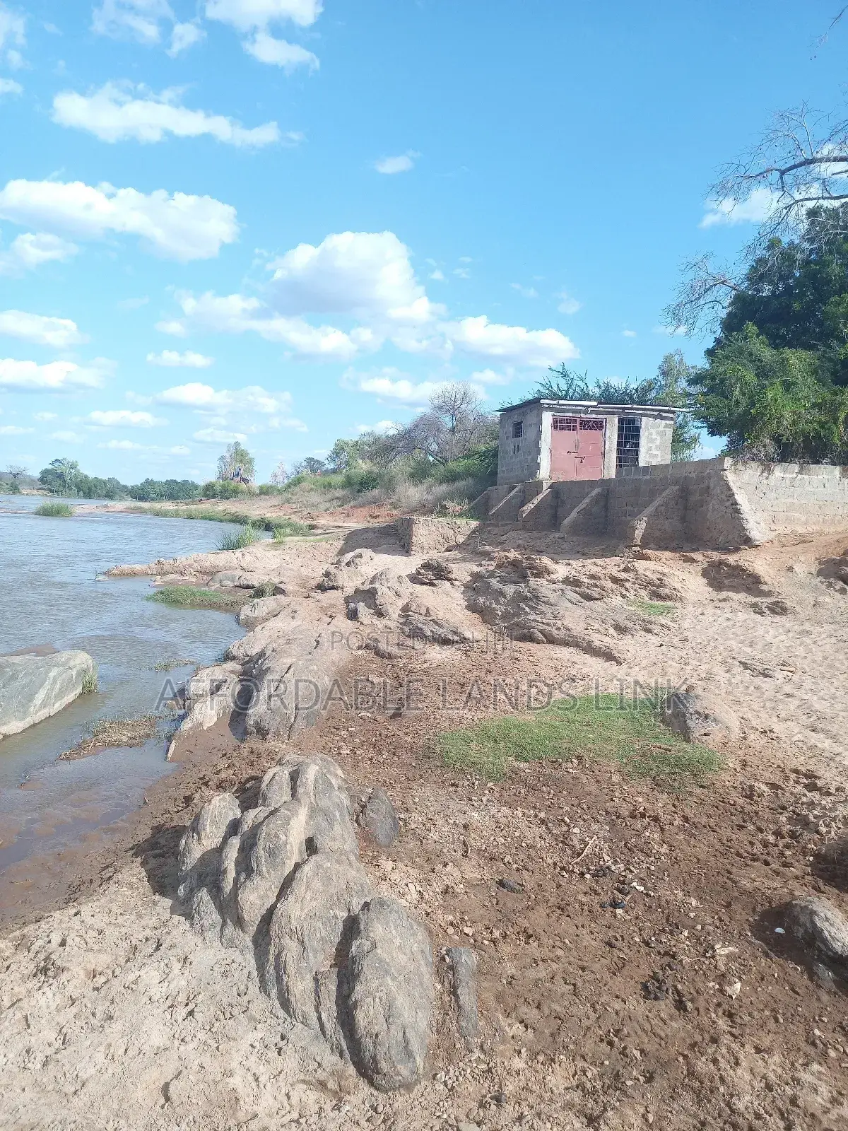 75acres Touching the River Athi at Kibwezi in Masongaleni