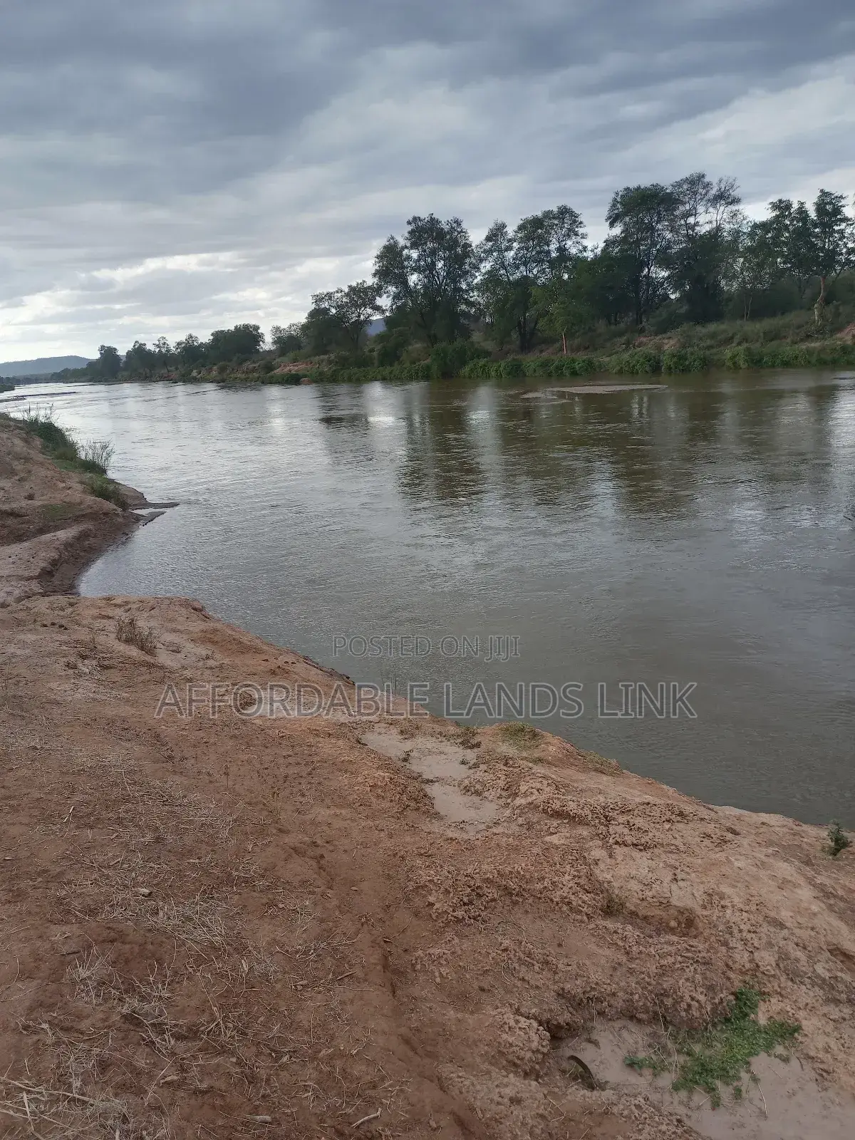75acres Touching the River Athi at Kibwezi in Masongaleni