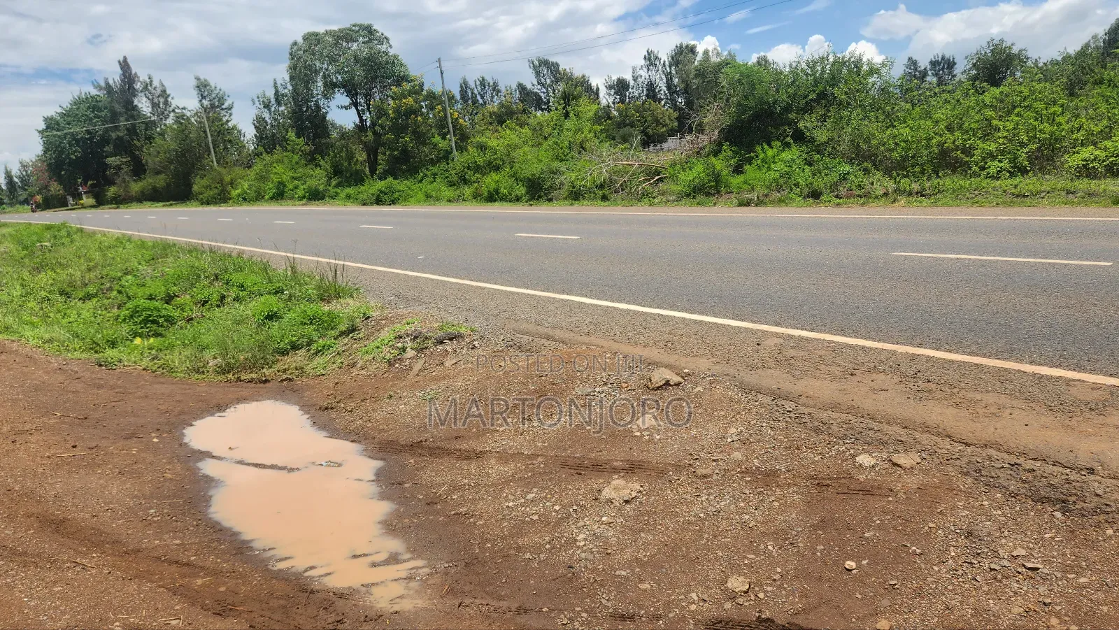 2 Acres Makutano [ Sagana] in Makutano