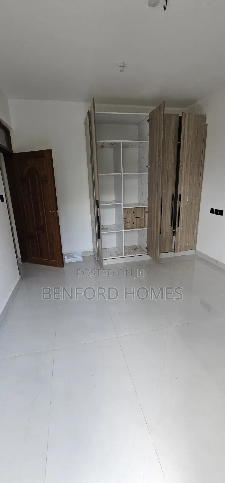 3bdrm Apartment in Nyali City Mall for sale in Nyali Mkomani