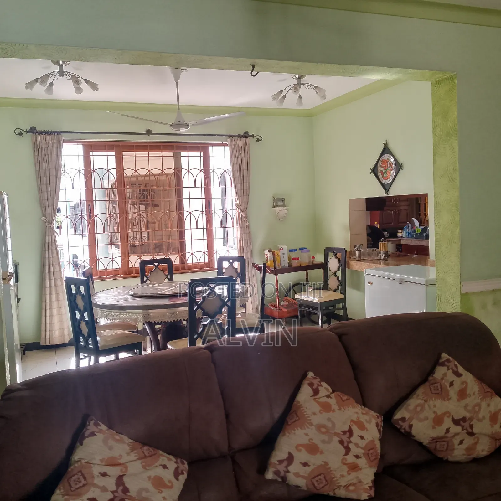Furnished 4bdrm Apartment in Kizingo for sale in Kizingo