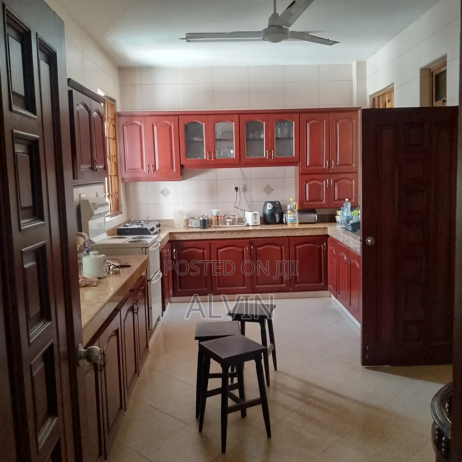 Furnished 4bdrm Apartment in Kizingo for sale in Kizingo