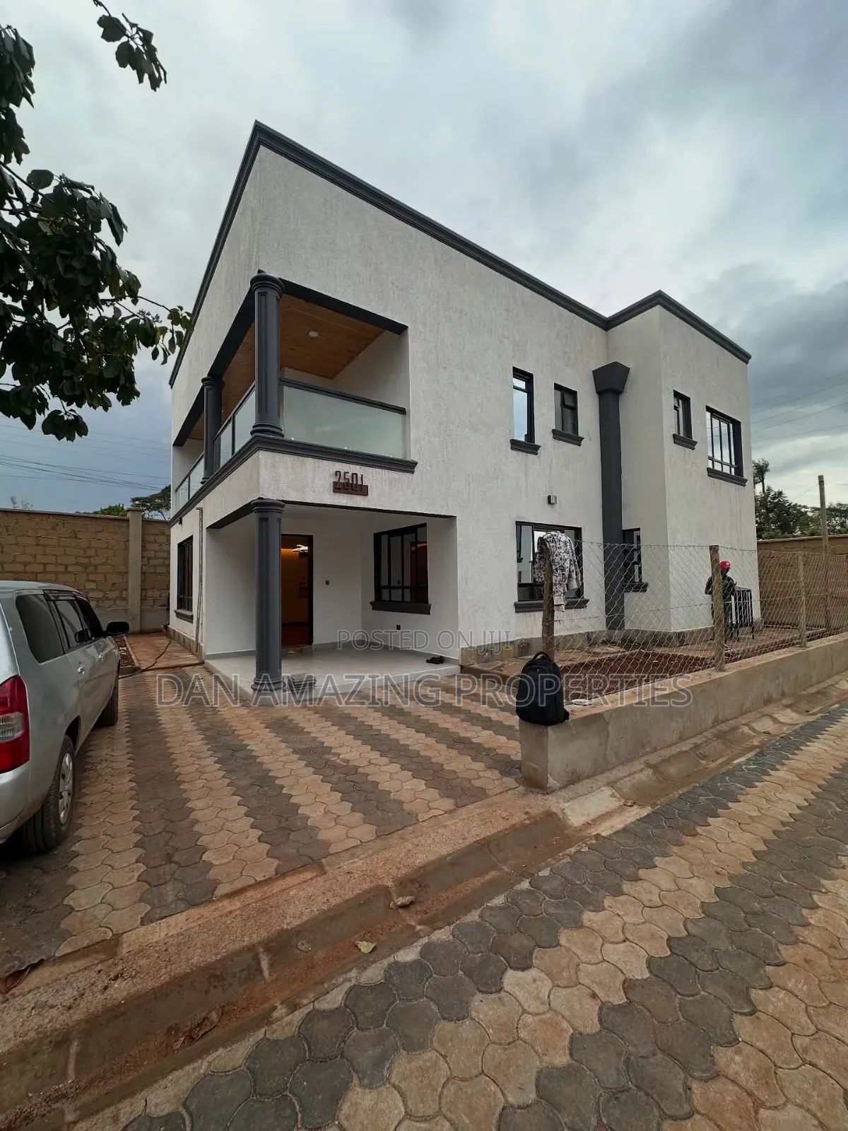 4bdrm Maisonette in Maragara Rd, Kibiku for sale in Kibiku