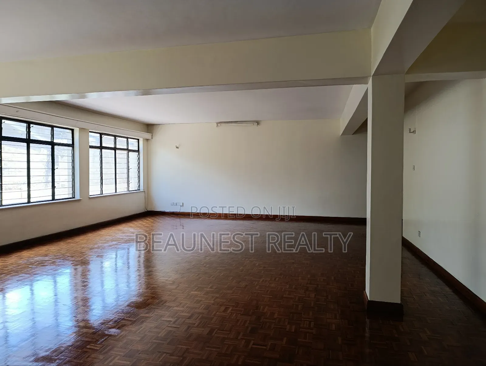 3 Bedroom Duplex Office in Raphta Road Area