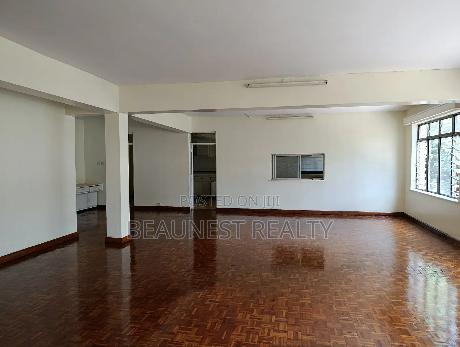 3 Bedroom Duplex Office in Raphta Road Area
