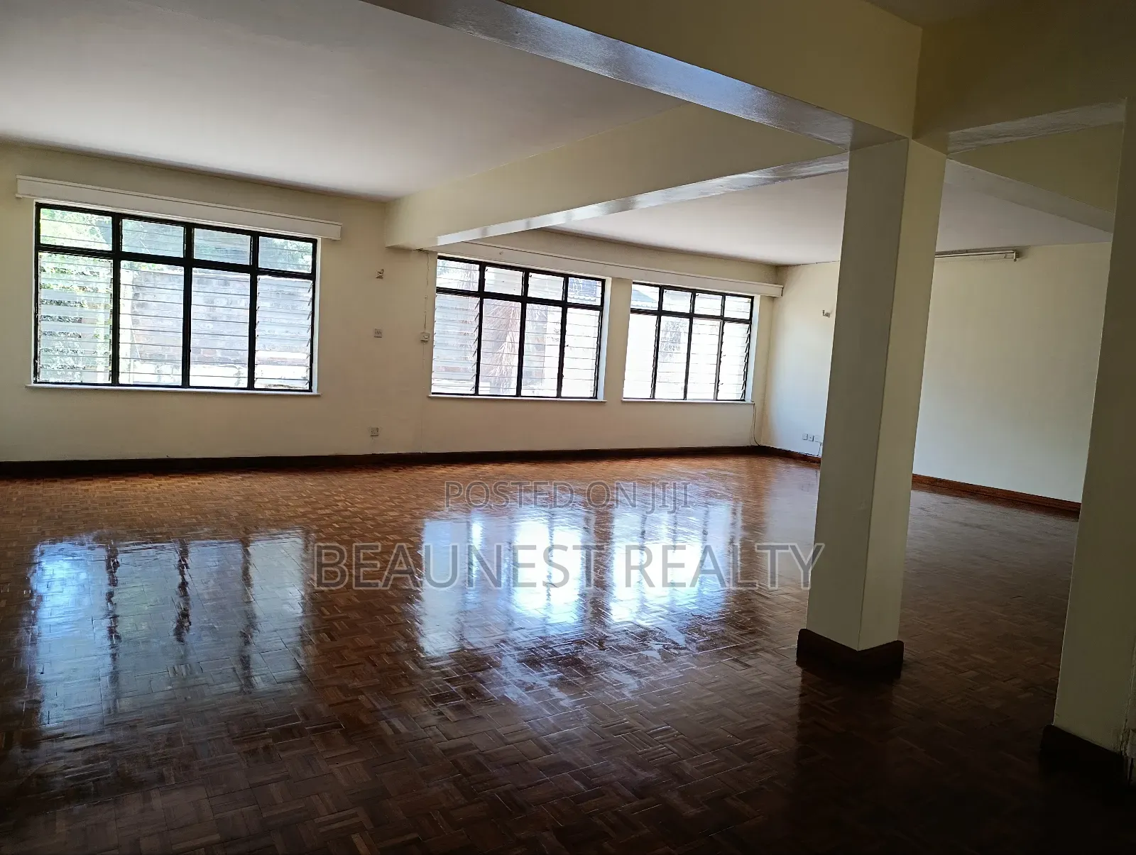 3 Bedroom Duplex Office in Raphta Road Area