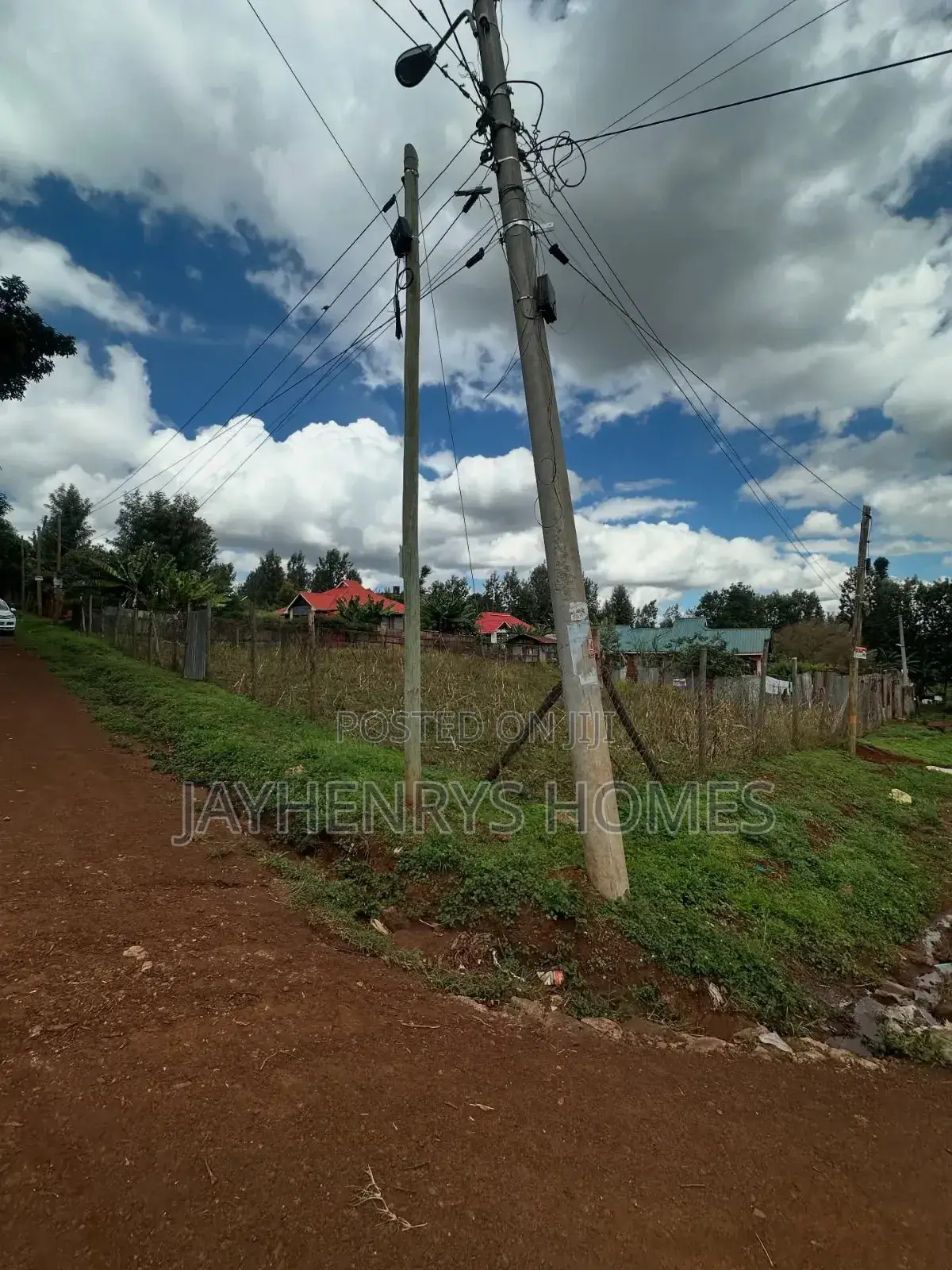 1/4 Plot for Sale in Thindigua,Off Kiambu Rd at KSHS 20m in Thindigua/Kasarini