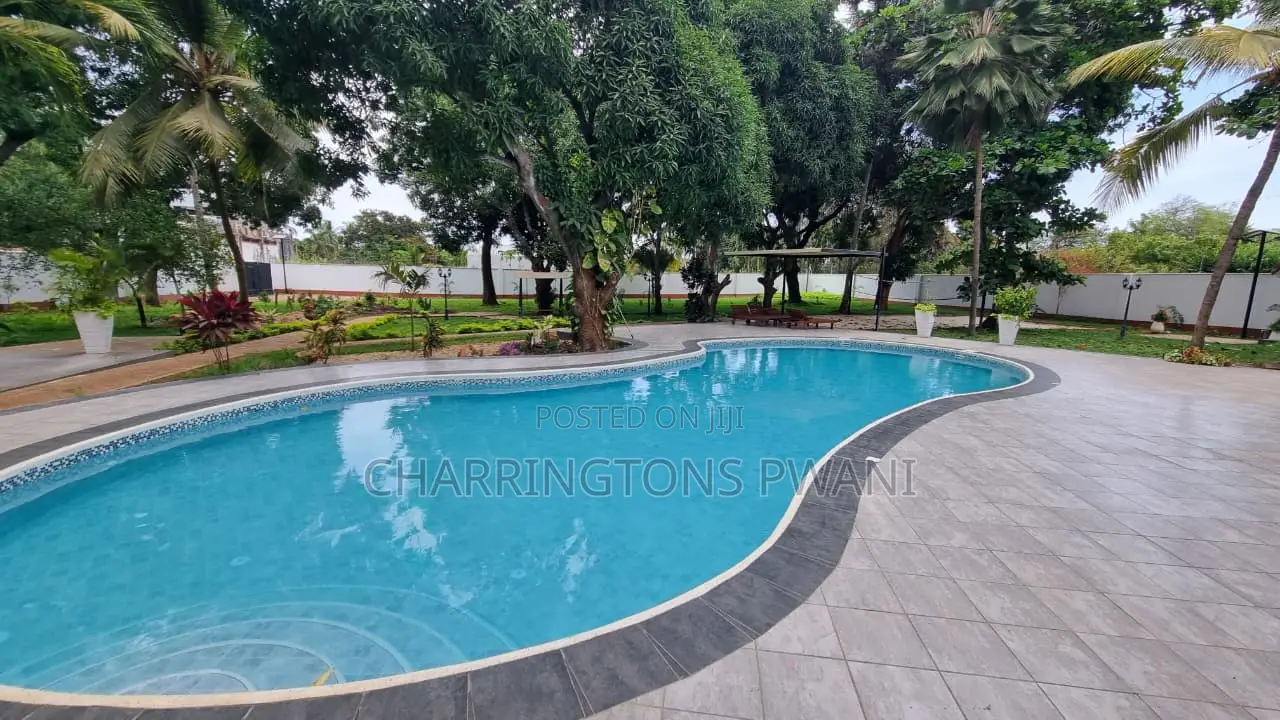 2 Pax Independent Studio Suite, 5 Mins Drive to the Beach in Diani in Diani
