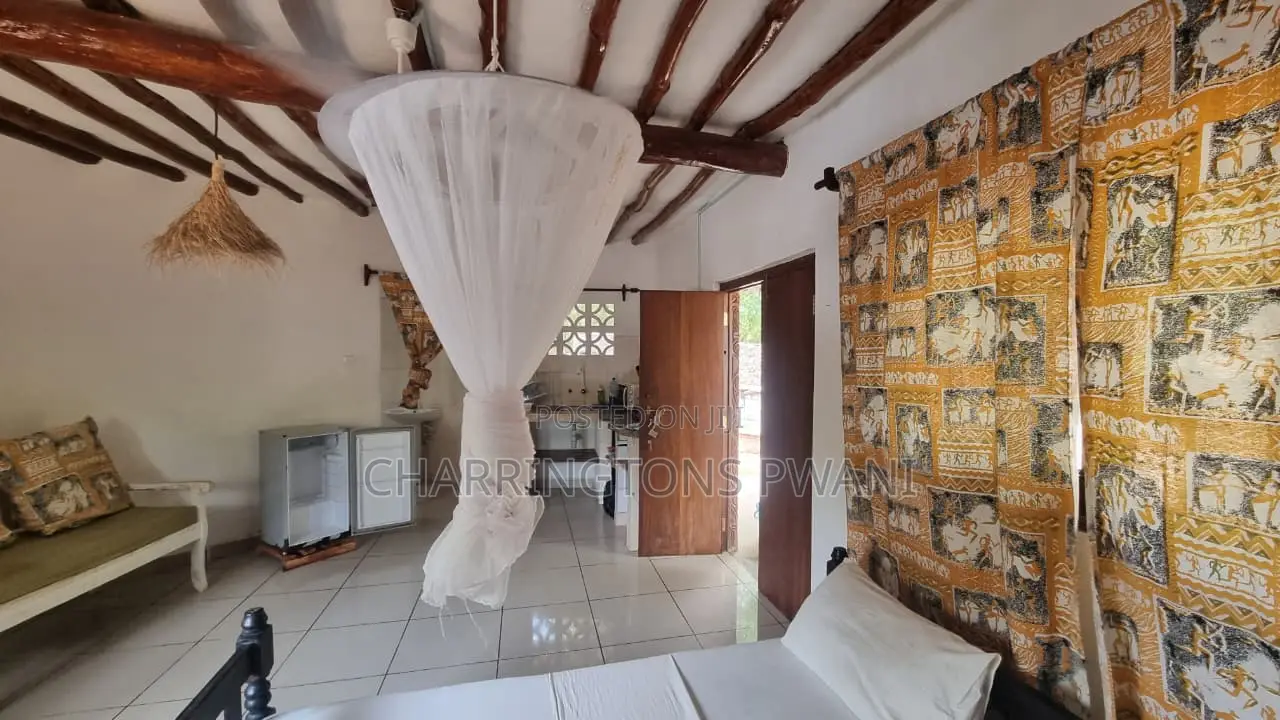Makuti Studio With Pool Access, 2 Mins Drive to the Beach in Diani in Diani