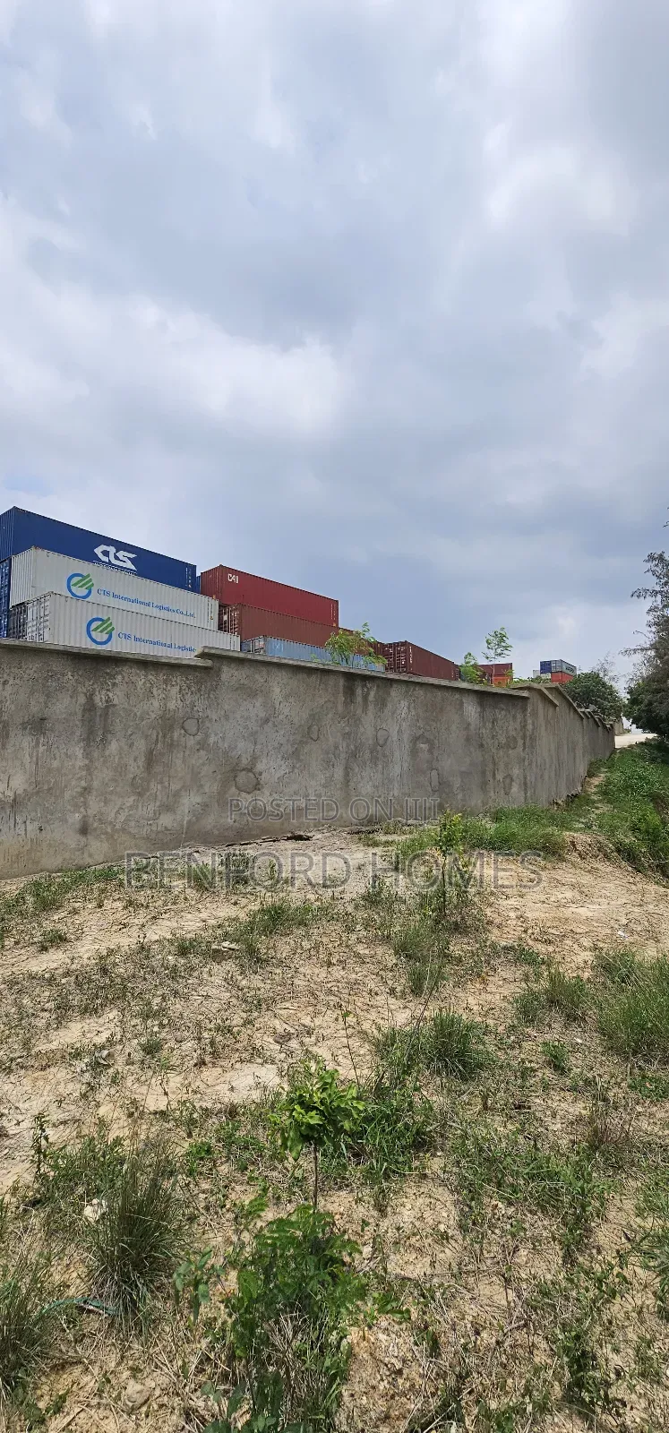5.5 Acres With Perimeter Wall Fence on Sale Changamwe in Kipevu