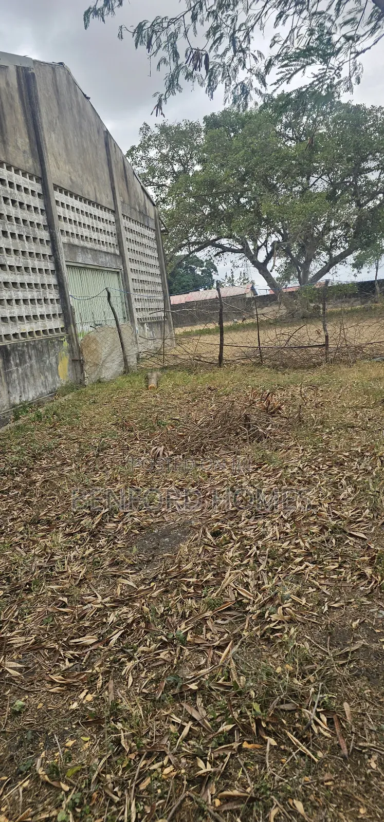 2 Acres of Land With Old Godown on Sale Changamwe Near Round About. in Kipevu