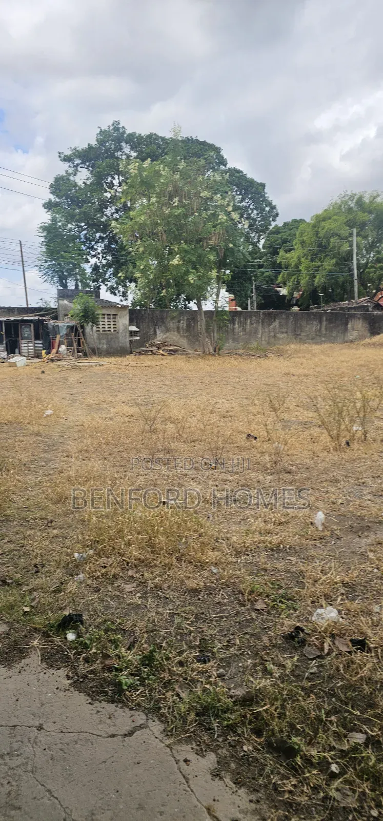 2 Acres of Land With Old Godown on Sale Changamwe Near Round About. in Kipevu