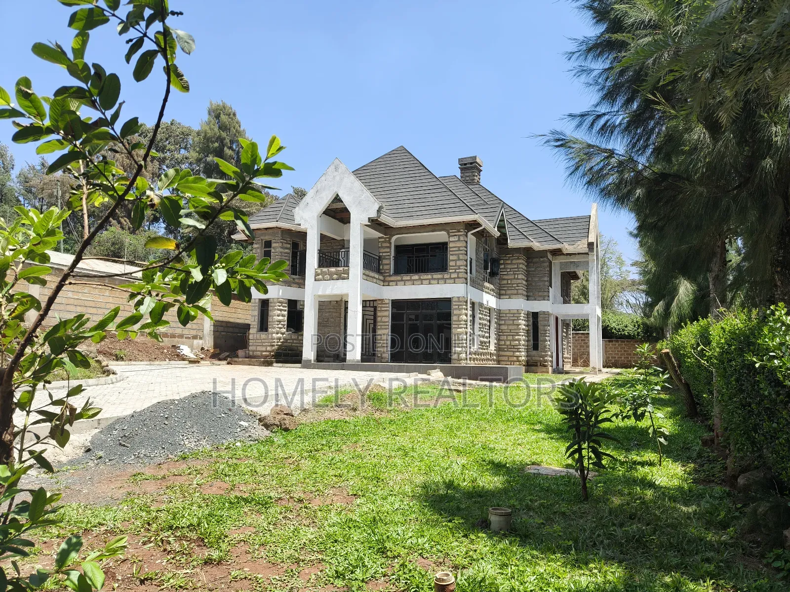 5bdrm Maisonette in Kerarapon Drive for rent in Kerarapon