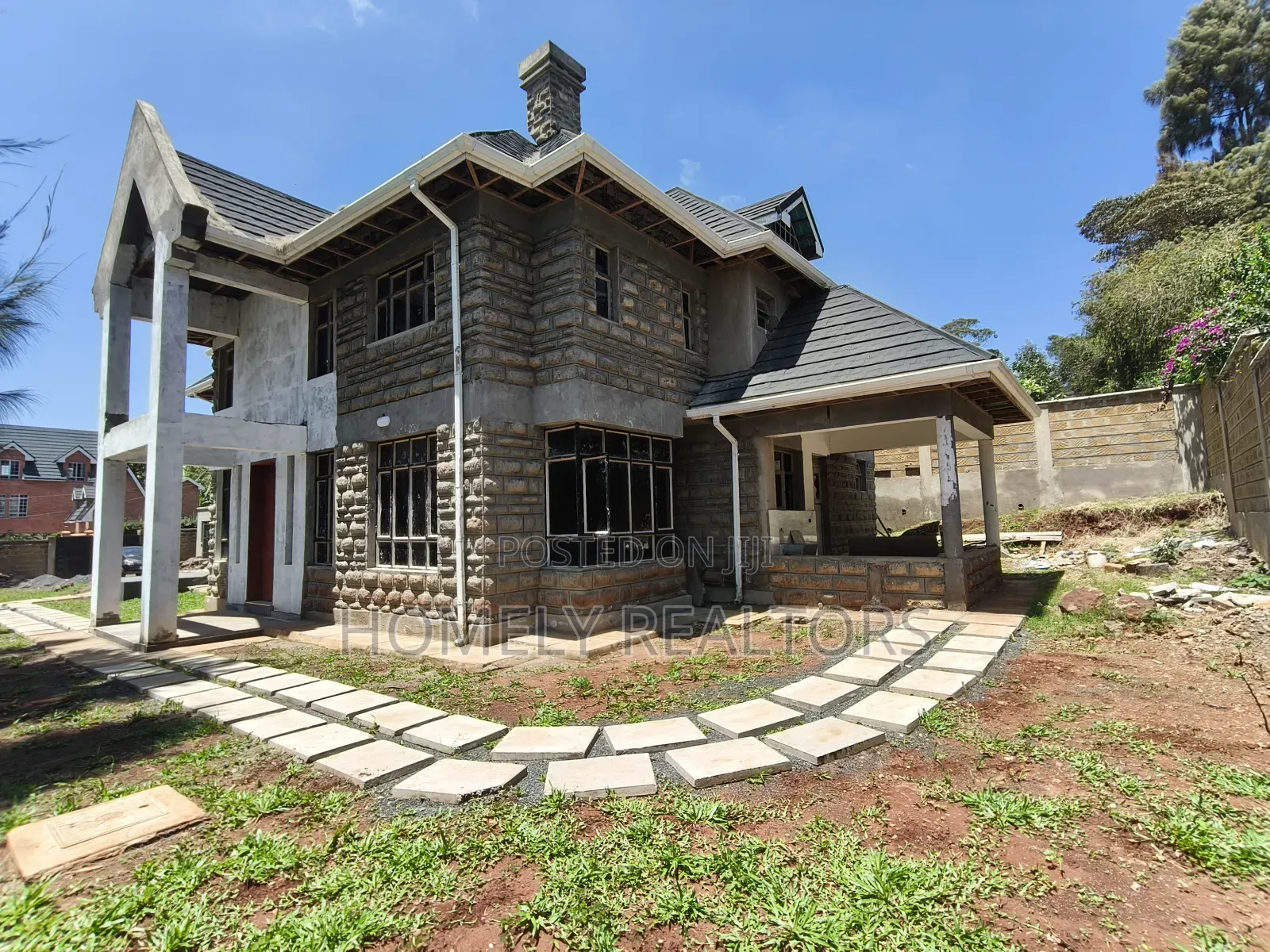 5bdrm Maisonette in Kerarapon Drive for rent in Kerarapon