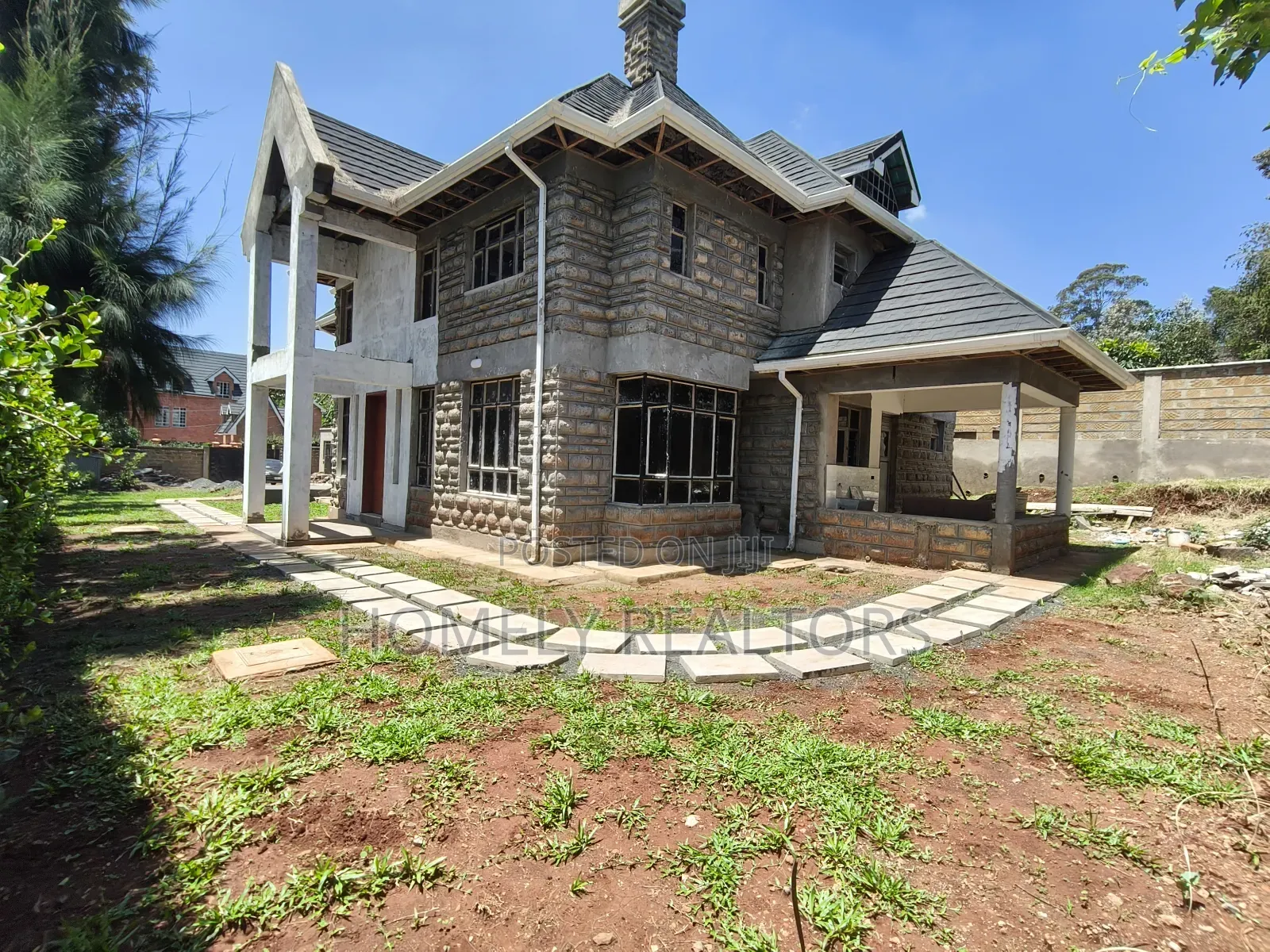 5bdrm Maisonette in Kerarapon Drive for rent in Kerarapon