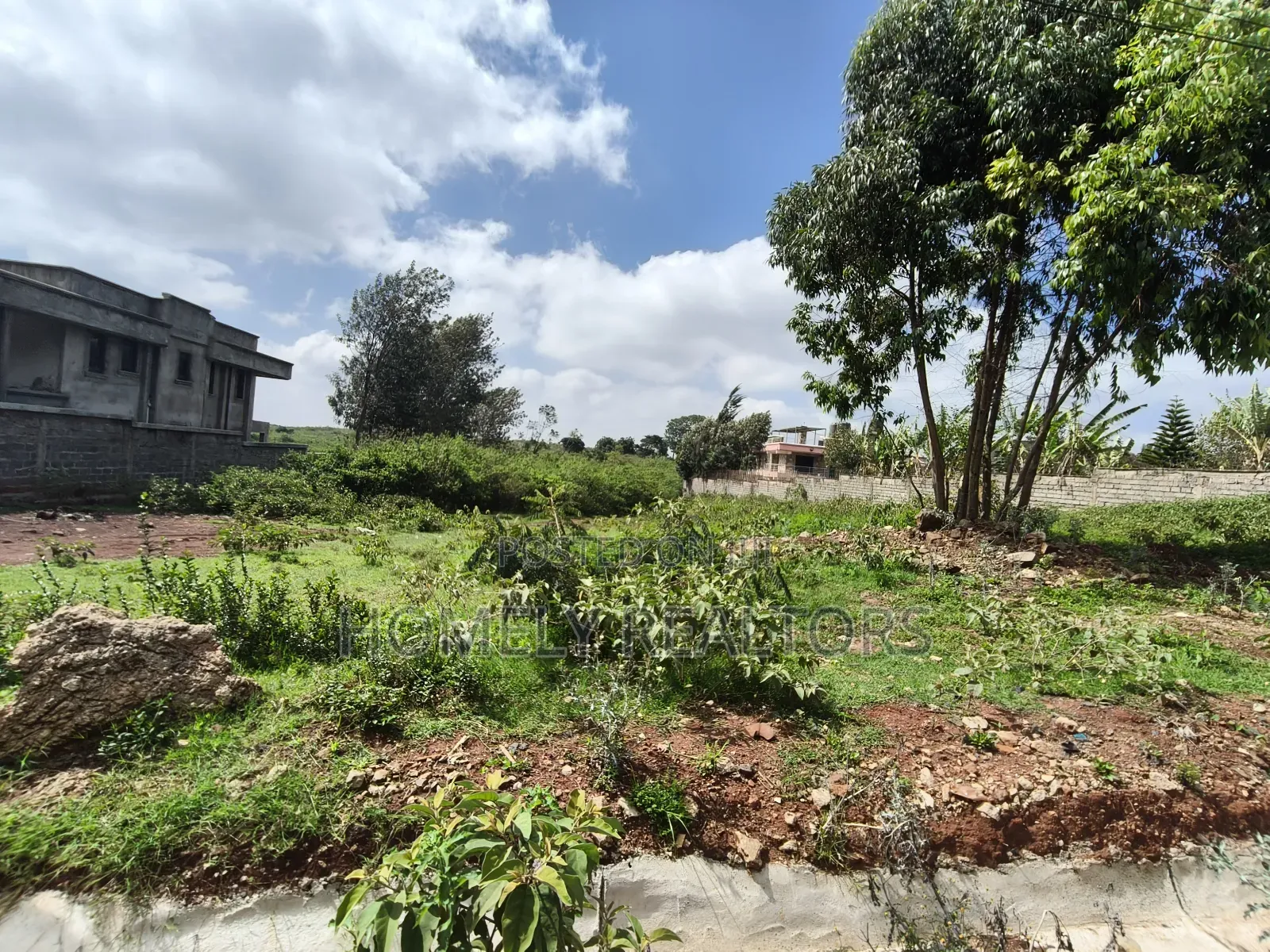 Quarter Acre Plot for Sale in Kerarapon Drive. Red Soil Land in Kerarapon