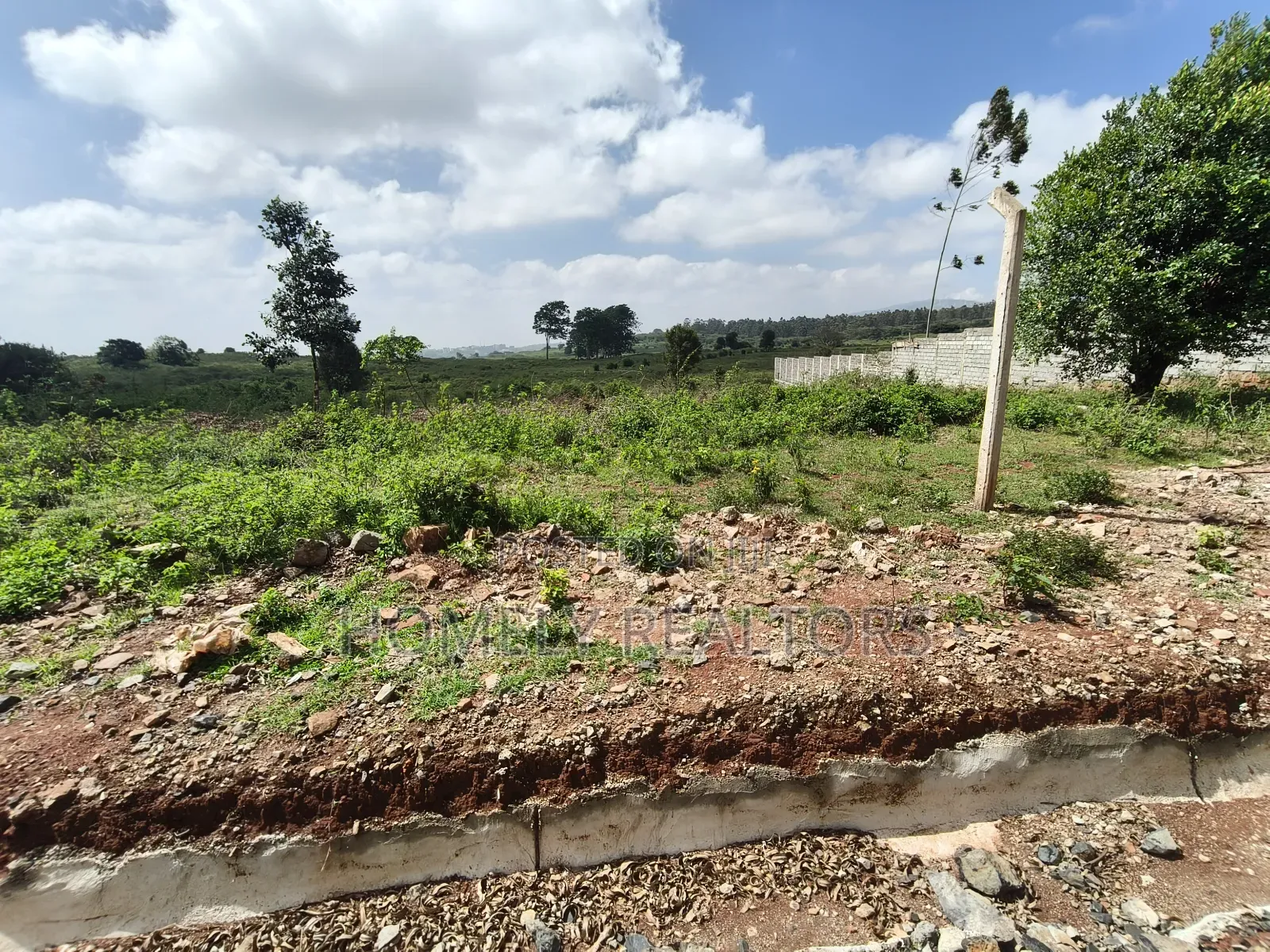 Residential Quarter Acre Red Soil Plot for Sale in Kerarapon Drive in Kerarapon