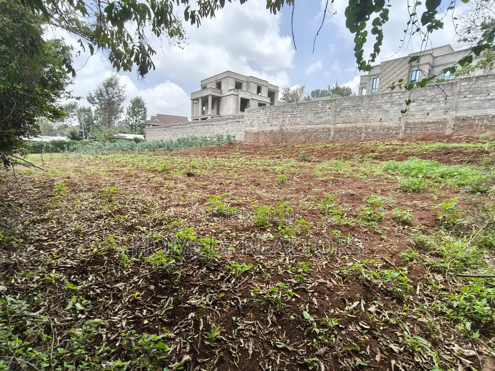 Large Eighth Acre Plot for Sale in Kerarapon Drive in a Gated Estate in Kerarapon