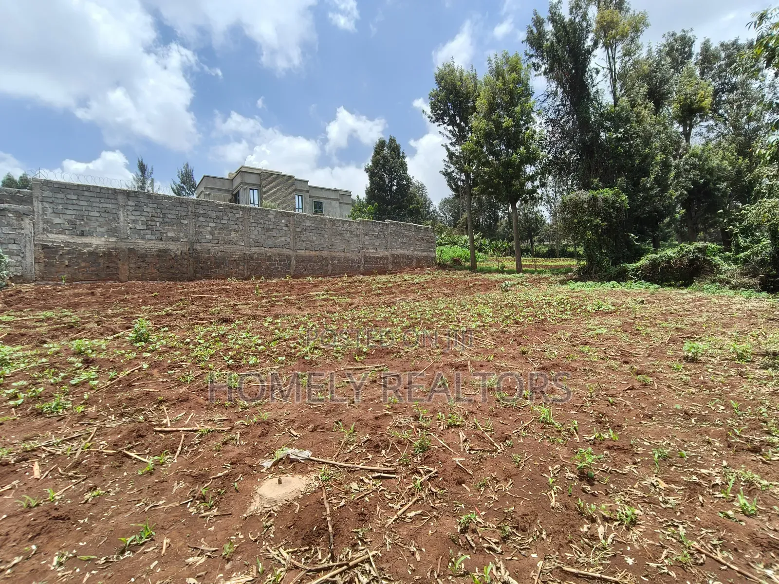 Large Eighth Acre Plot for Sale in Kerarapon Drive in a Gated Estate in Kerarapon