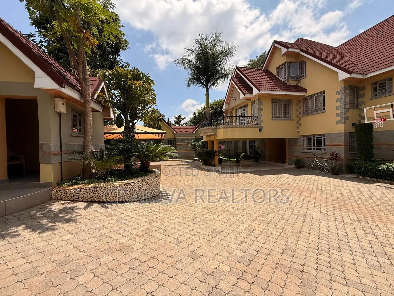 5bdrm Townhouse/Terrace in Mushroom Garden, Thindigua/Kasarini for sale in Thindigua/Kasarini