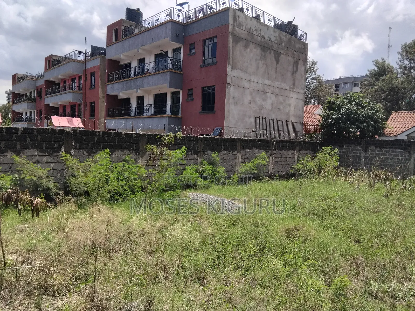 Kamakis 50x100 Plot Plus Perimeter Wall. in Kamakis
