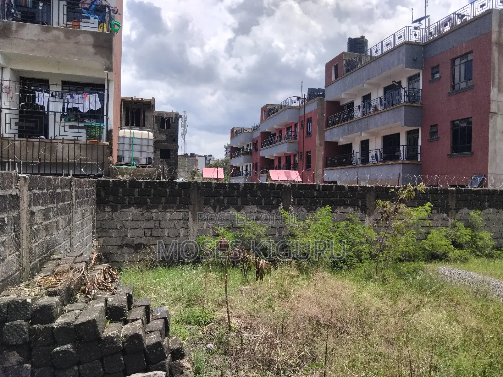 Kamakis 50x100 Plot Plus Perimeter Wall. in Kamakis