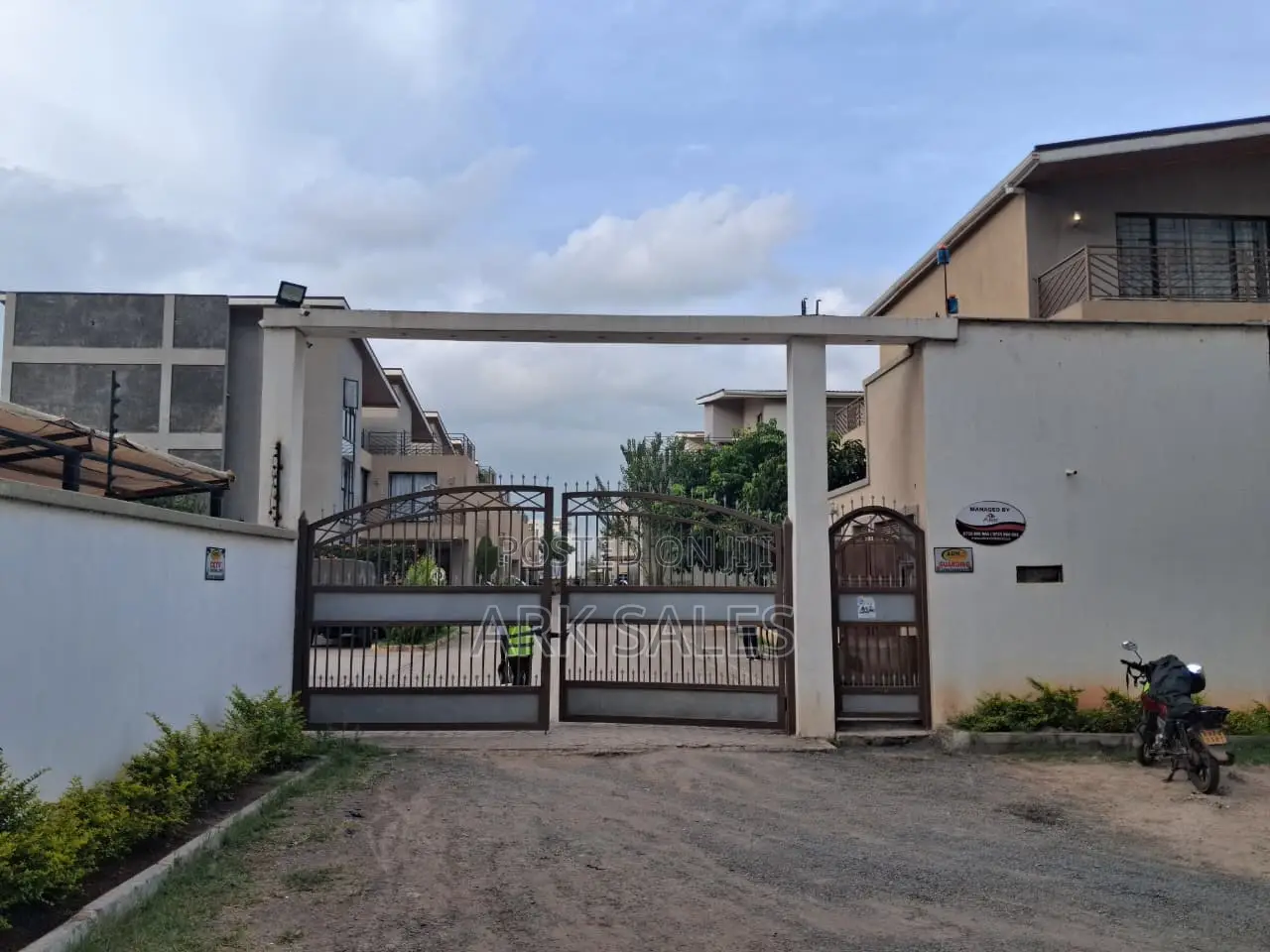 6bdrm Duplex in Firfield Estate, Hotel 67 Area for sale in Hotel 67 Area