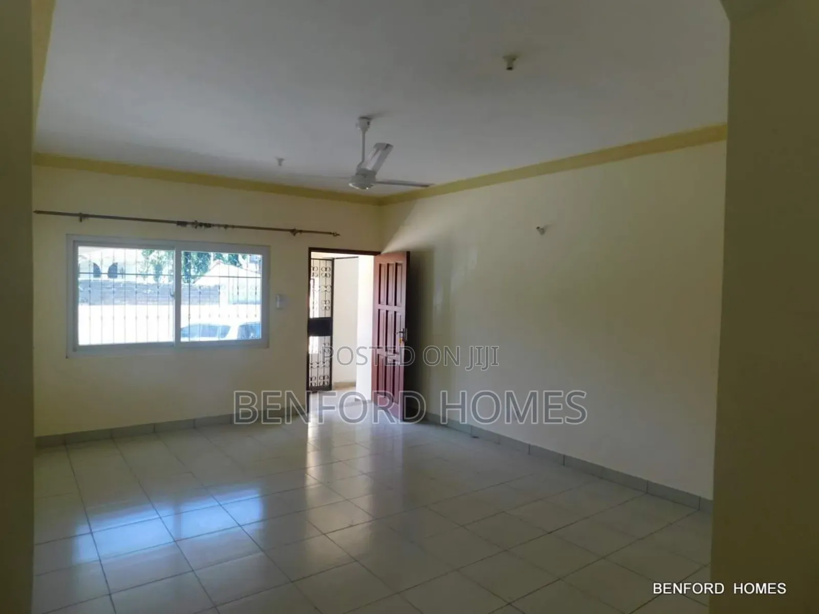 3bdrm Apartment in Beach Road, Nyali Mkomani for sale in Nyali Mkomani