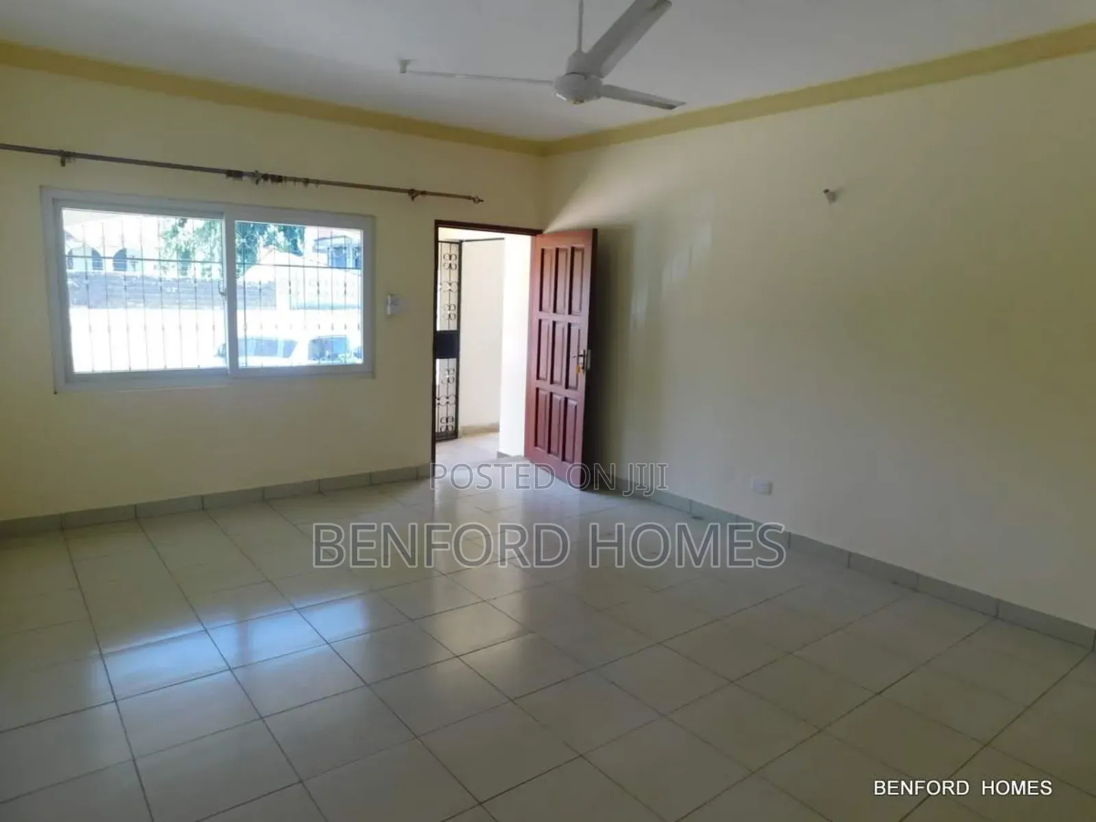 3bdrm Apartment in Beach Road, Nyali Mkomani for sale in Nyali Mkomani