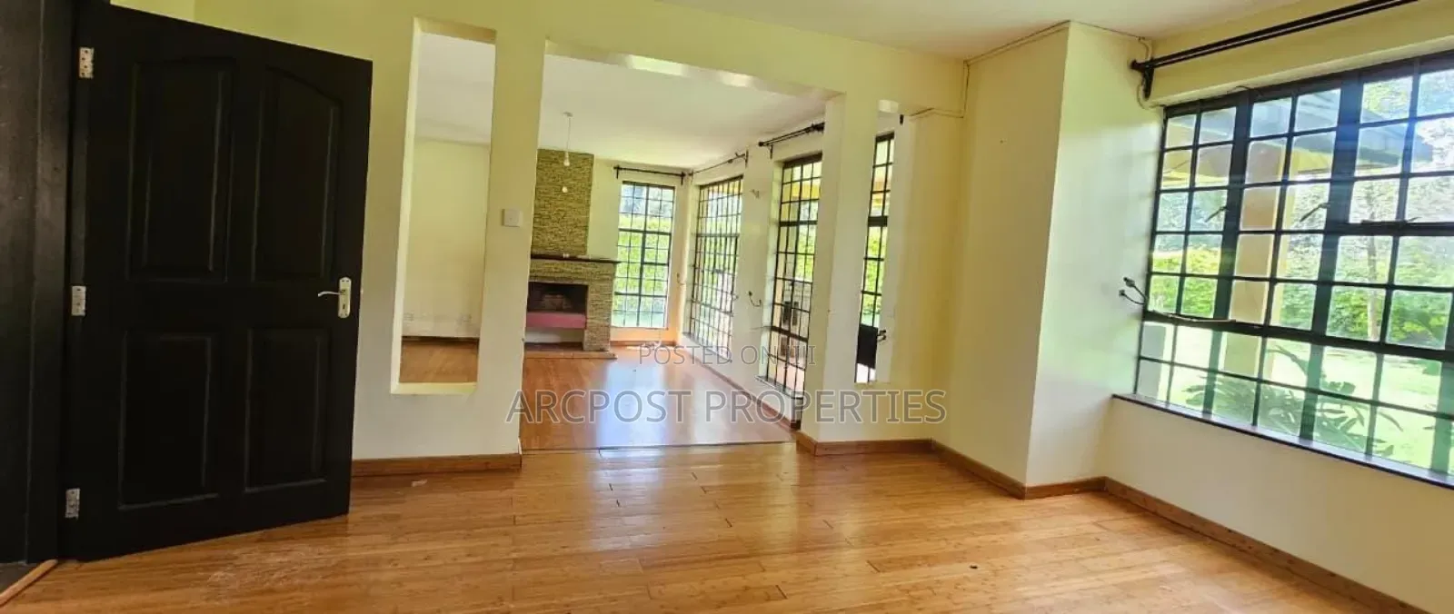 5bdrm Villa in Kerarapon for sale in Kerarapon