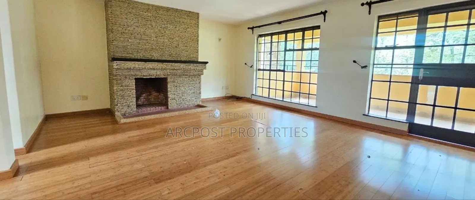 5bdrm Villa in Kerarapon for sale in Kerarapon