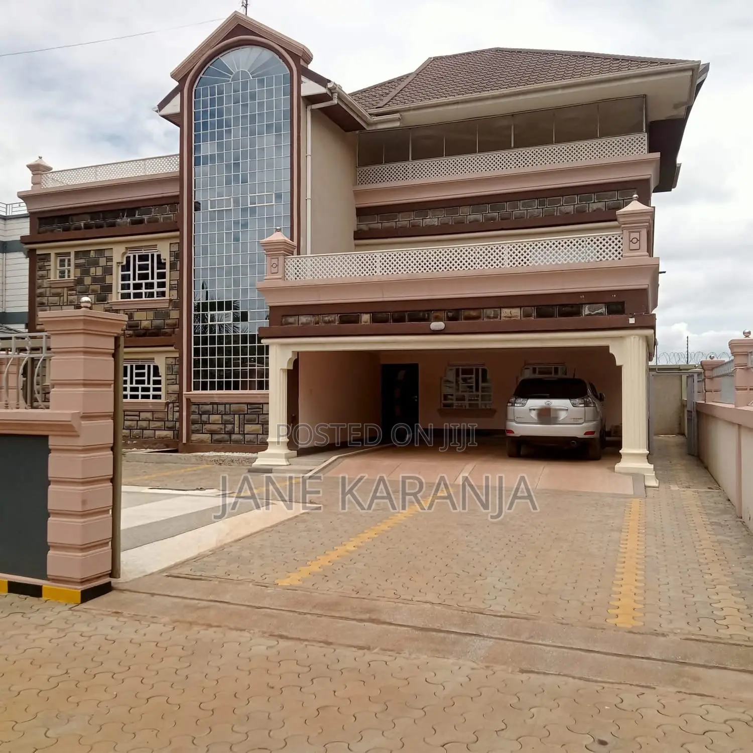 Furnished 5bdrm Mansion in Zambezi for sale in Zambezi/Sigona