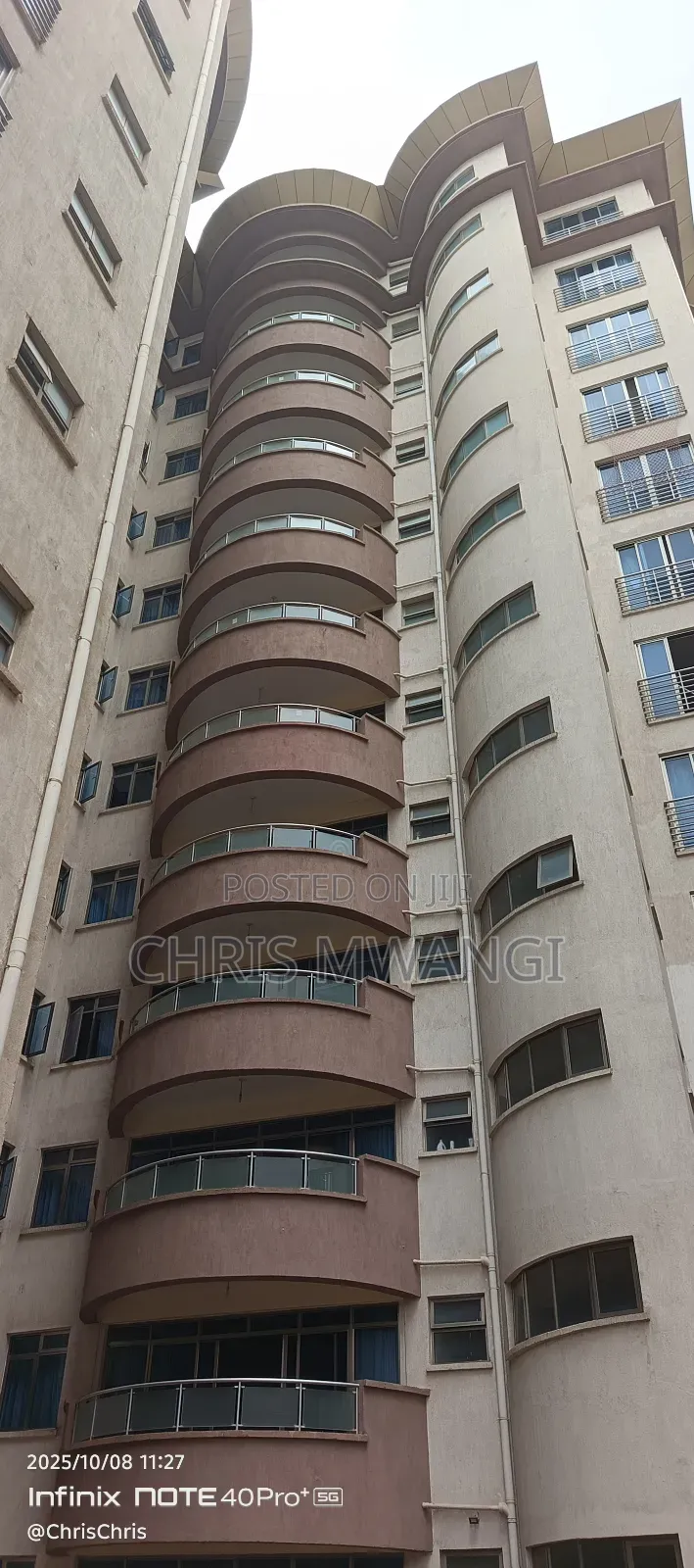 3bdrm Block of Flats in Lavington Mall, Valley Arcade for sale in Valley Arcade